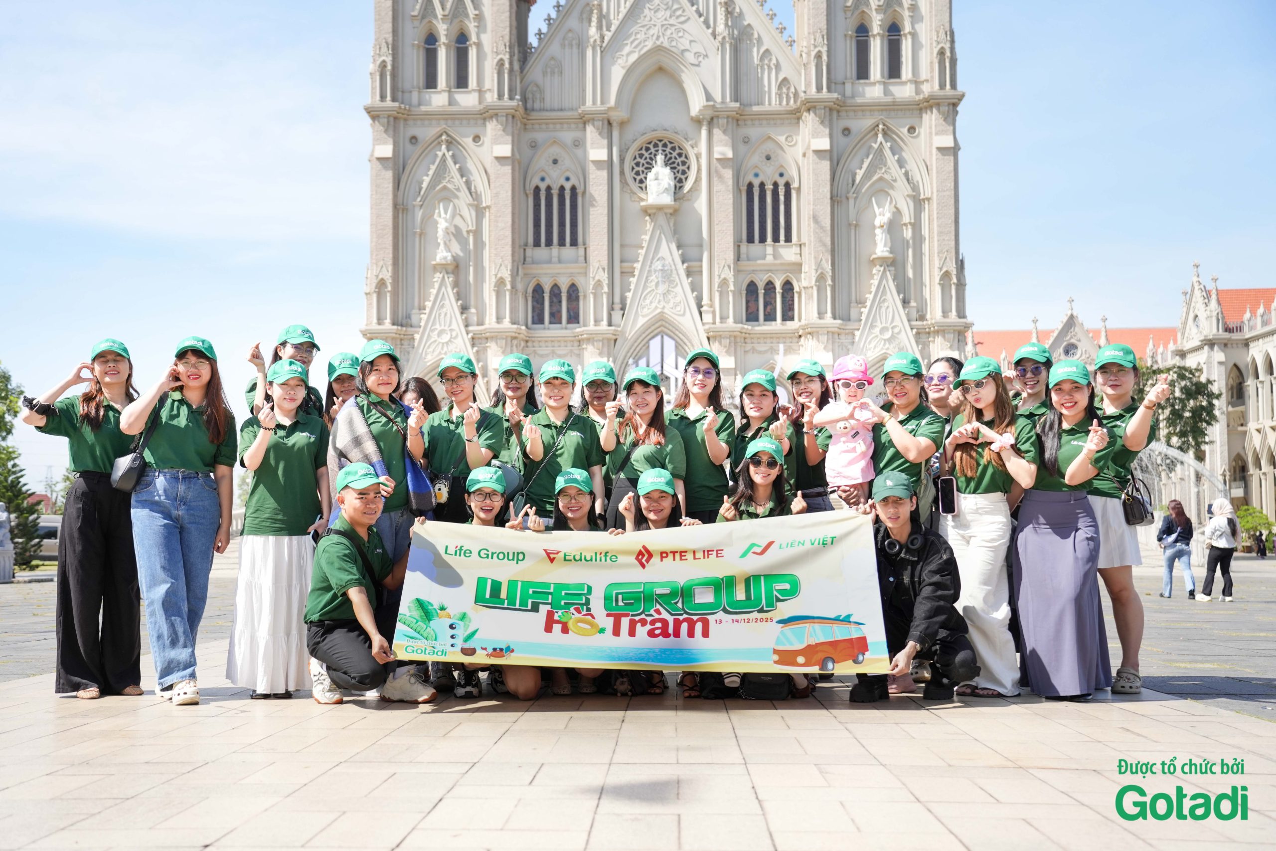 Đoàn khách Life Group khám phá Hồ Tràm 2025