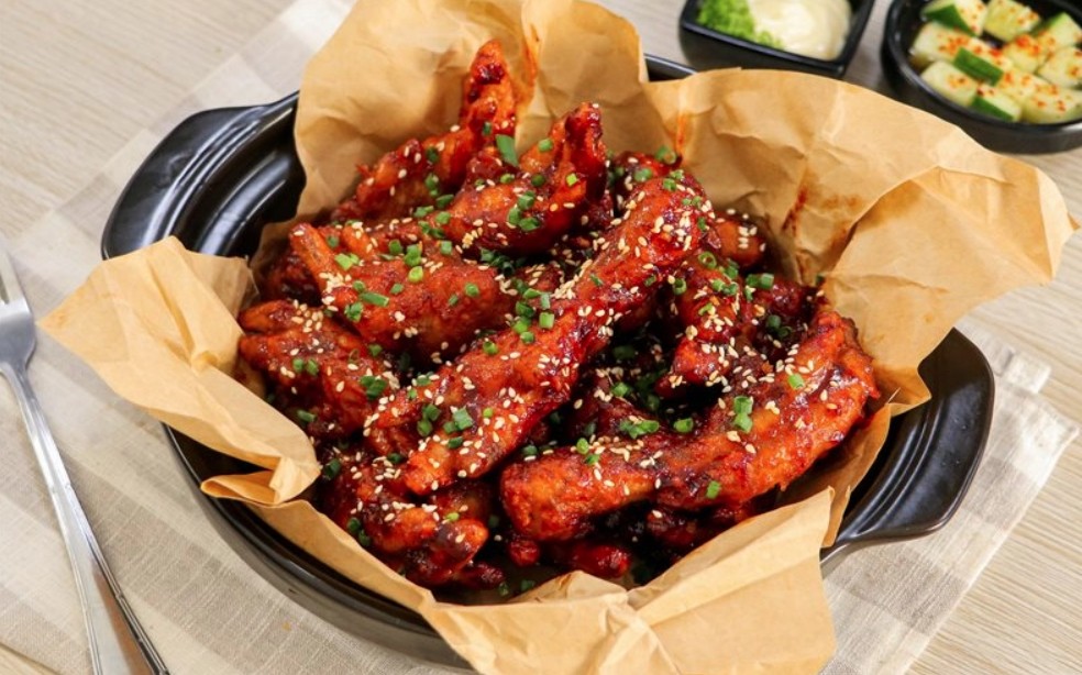 Chân gà xào cay Hàn Quốc