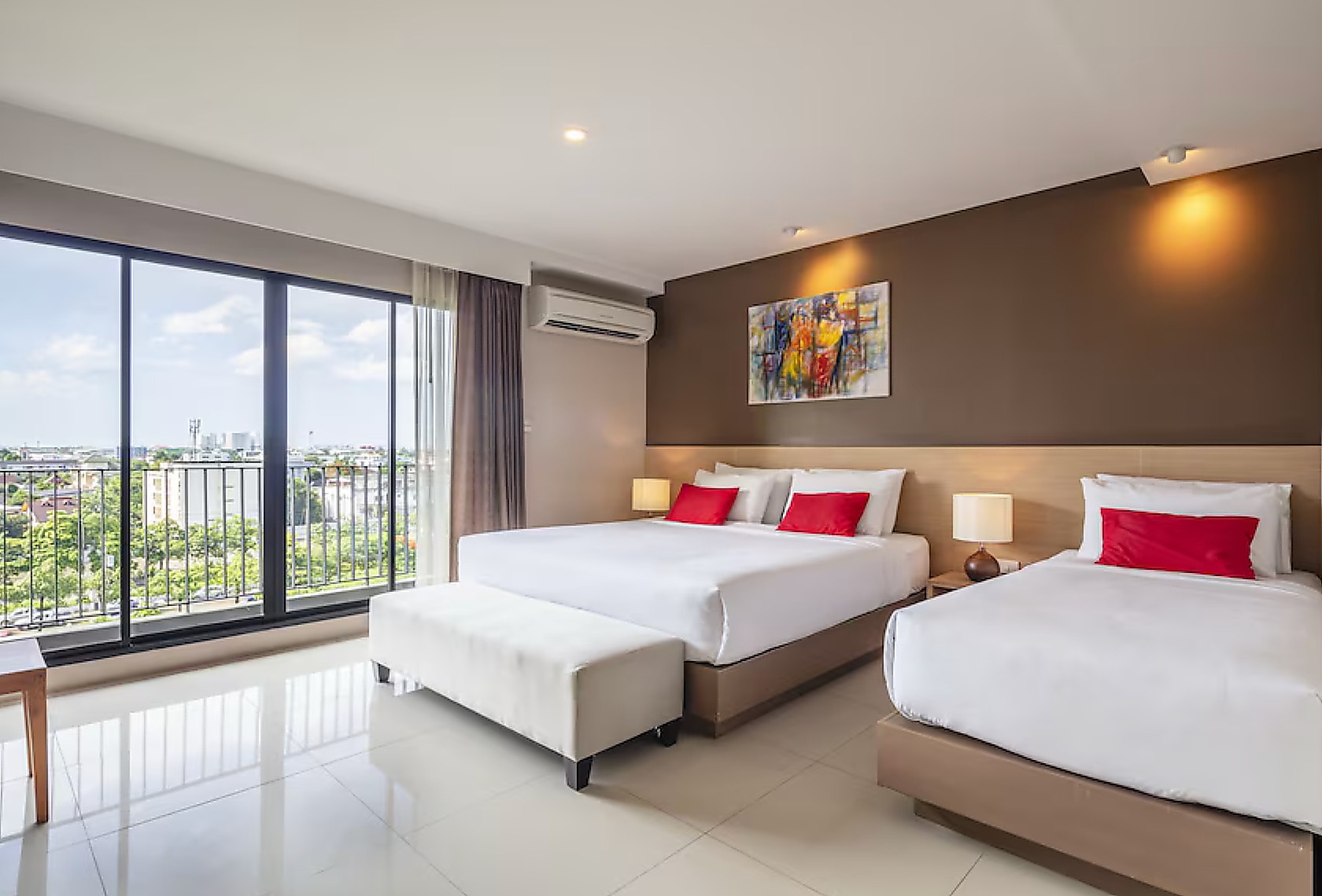 phòng khách sạn livotel