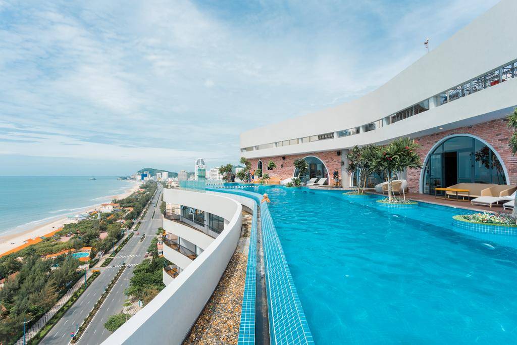 Cao Hotel nằm ở khu vực Bãi Sau biển Vũng Tàu